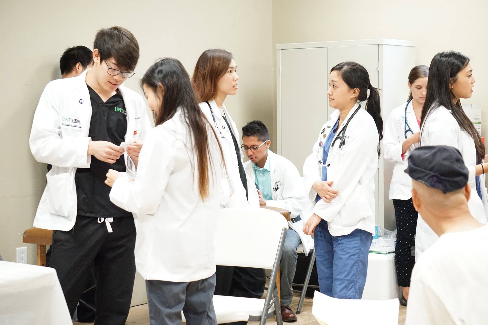 Ảnh lưu niệm Ngày phục vụ y tế cộng đồng 27